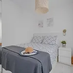 Apartment In Cozy & Sea *